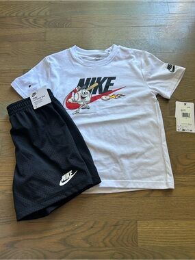 NWT Nike Boys Set size 6